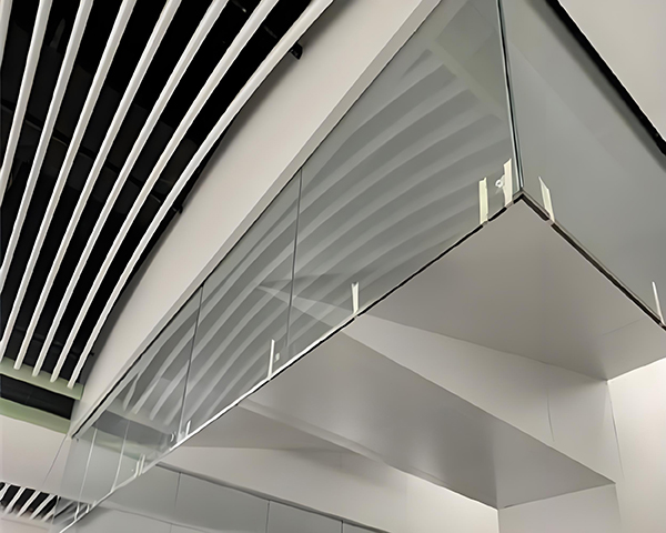 兴海玻璃兴海挡烟垂壁