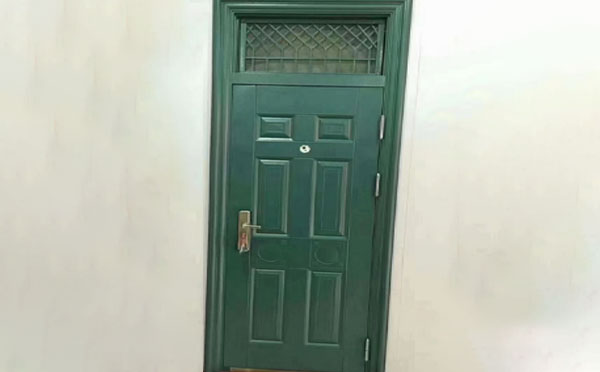 兴海学校教室门