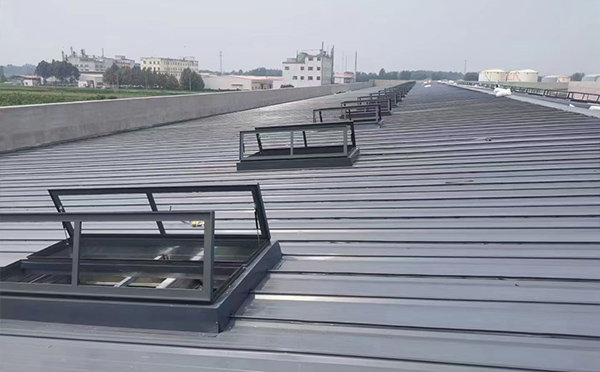 某中学室内体育馆兴海排烟窗改造项目