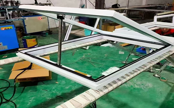 某地下车库出入口兴海排烟窗配置工程