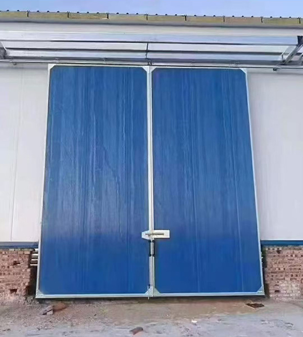 兴海工业门在大型仓储物流通道中的应用实例